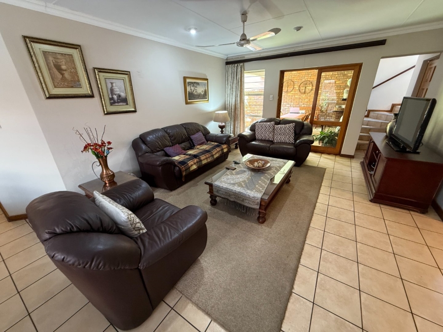 4 Bedroom Property for Sale in Doringkloof Gauteng