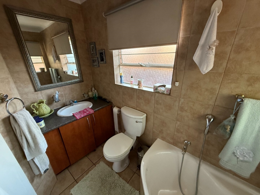 4 Bedroom Property for Sale in Doringkloof Gauteng