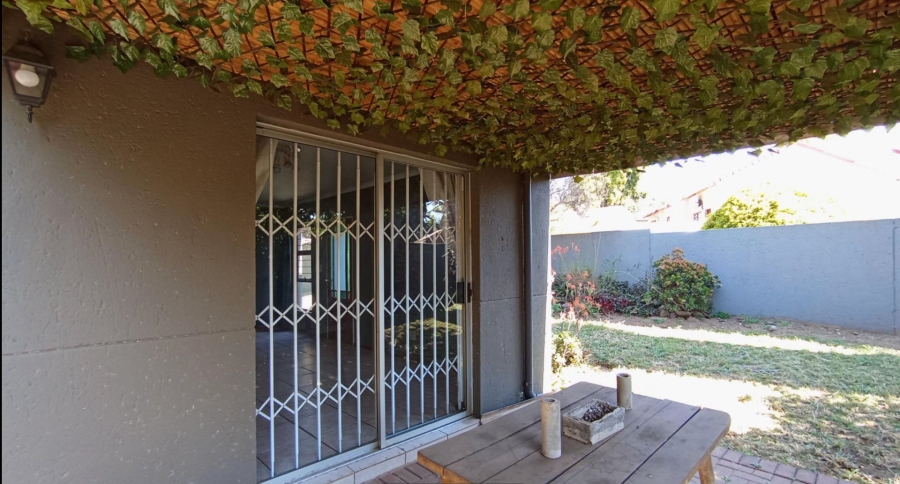 2 Bedroom Property for Sale in North Riding Gauteng