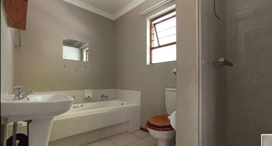 2 Bedroom Property for Sale in North Riding Gauteng