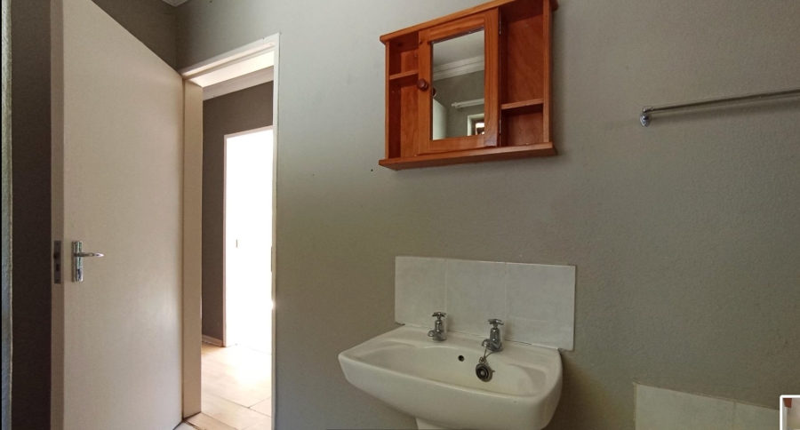 2 Bedroom Property for Sale in North Riding Gauteng