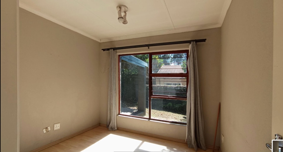 2 Bedroom Property for Sale in North Riding Gauteng