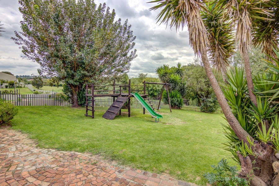 To Let 2 Bedroom Property for Rent in Corlett Gardens Gauteng