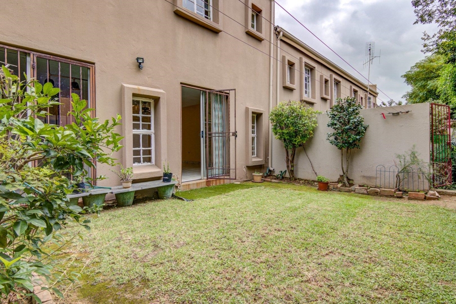 To Let 2 Bedroom Property for Rent in Corlett Gardens Gauteng