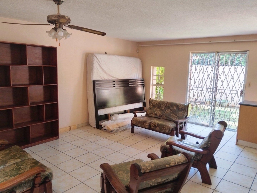 To Let 2 Bedroom Property for Rent in Corlett Gardens Gauteng