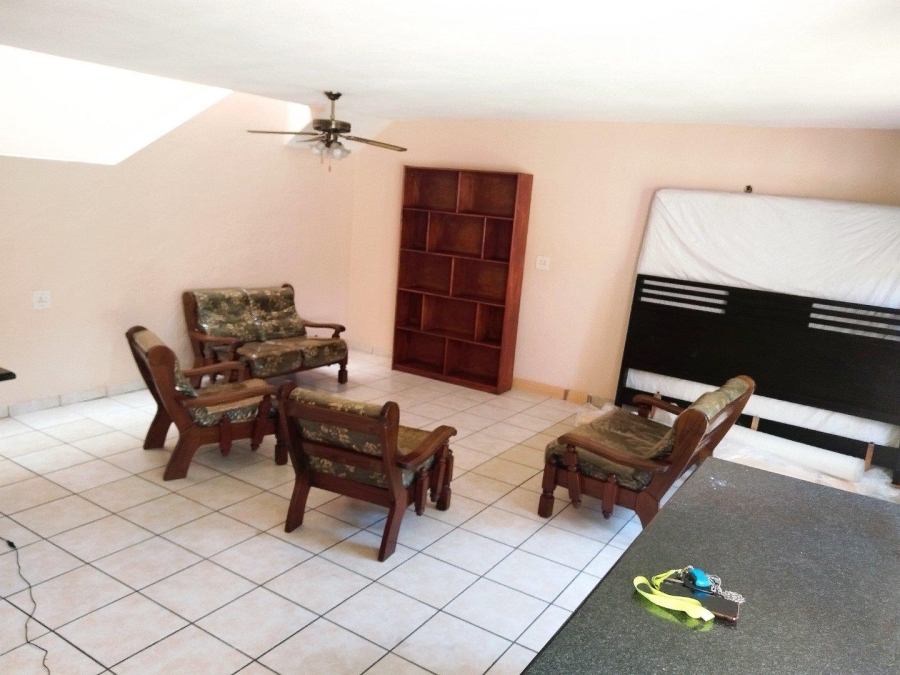 To Let 2 Bedroom Property for Rent in Corlett Gardens Gauteng