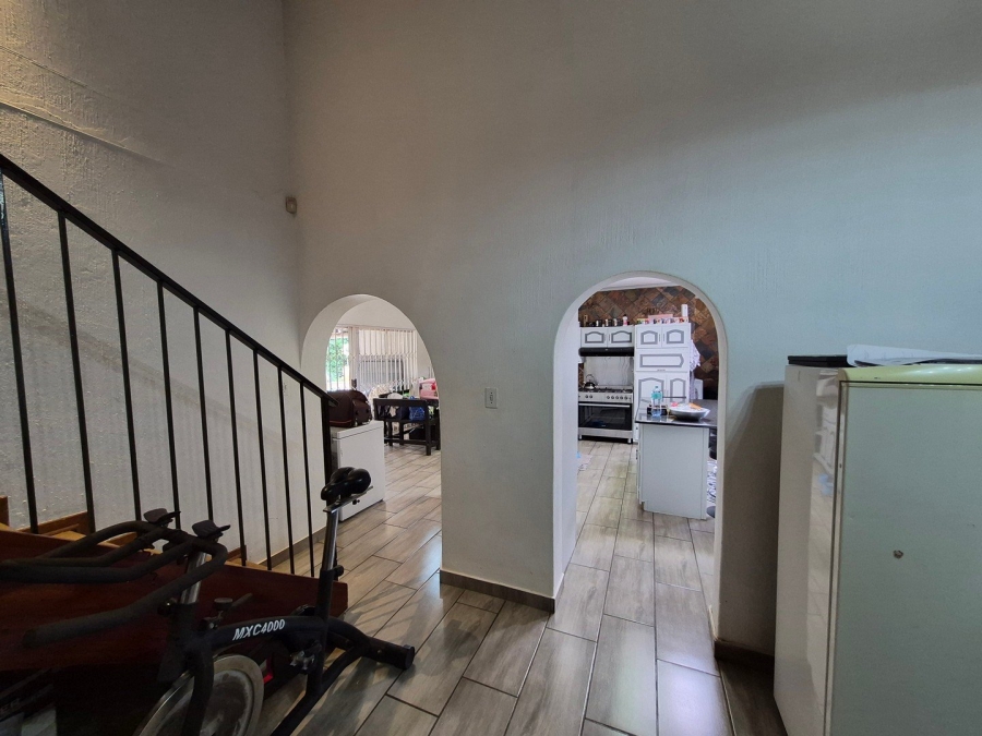 4 Bedroom Property for Sale in Rooihuiskraal Gauteng