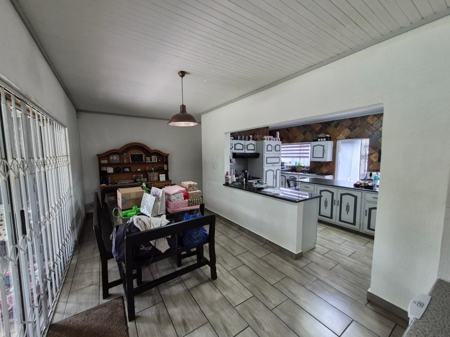 4 Bedroom Property for Sale in Rooihuiskraal Gauteng