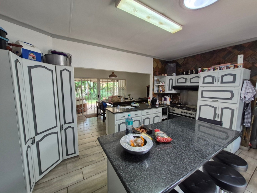 4 Bedroom Property for Sale in Rooihuiskraal Gauteng