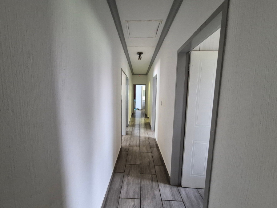 4 Bedroom Property for Sale in Rooihuiskraal Gauteng