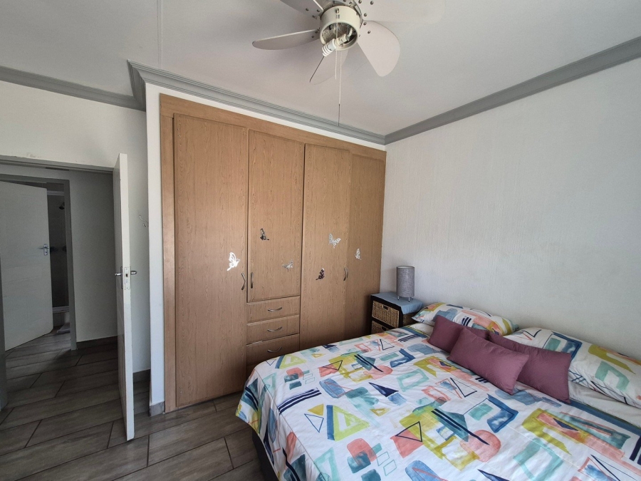 4 Bedroom Property for Sale in Rooihuiskraal Gauteng