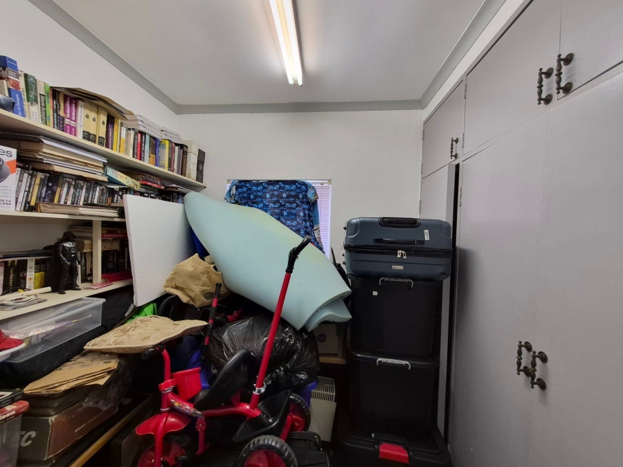 4 Bedroom Property for Sale in Rooihuiskraal Gauteng