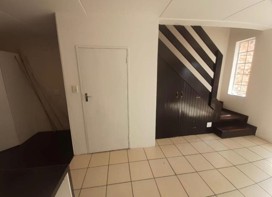 2 Bedroom Property for Sale in Sonneglans Gauteng