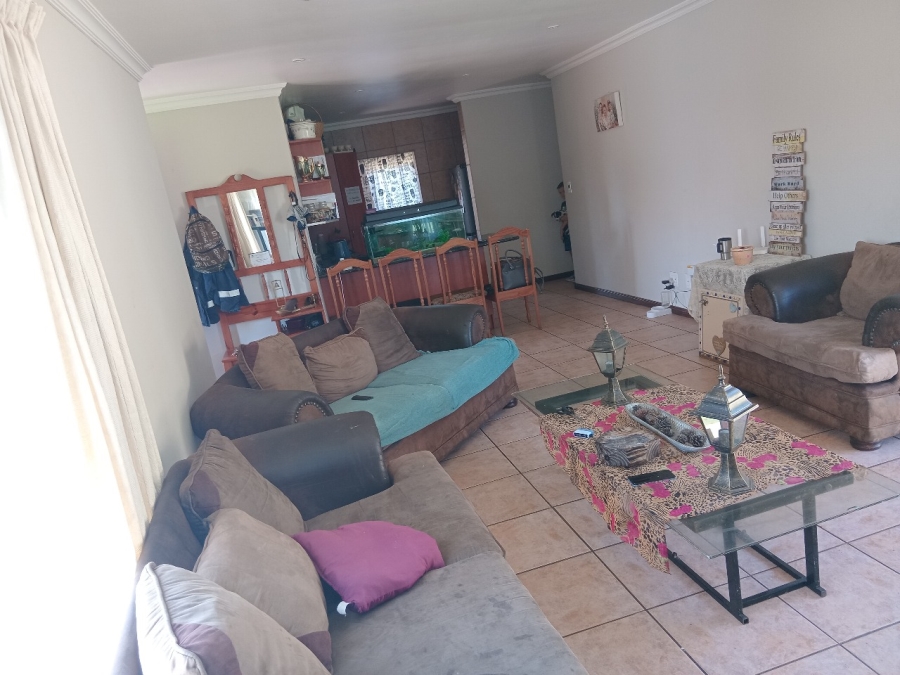 To Let 3 Bedroom Property for Rent in Hughes Gauteng