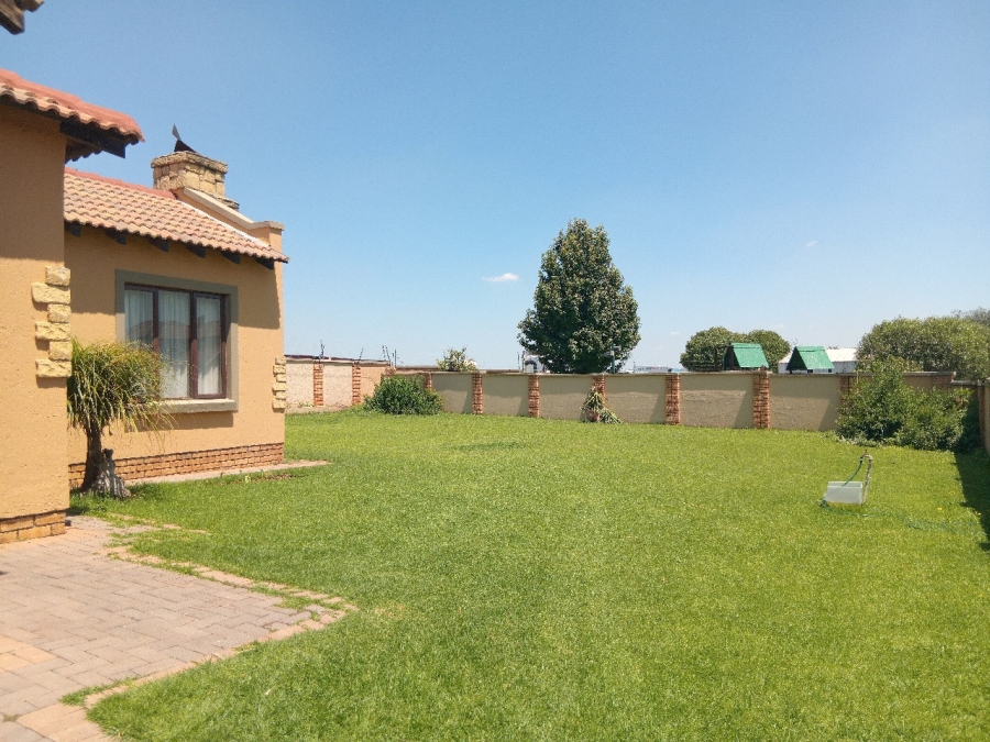 To Let 3 Bedroom Property for Rent in Hughes Gauteng