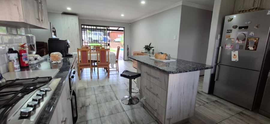 3 Bedroom Property for Sale in Heuweloord Gauteng