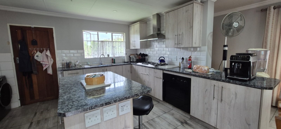 3 Bedroom Property for Sale in Heuweloord Gauteng