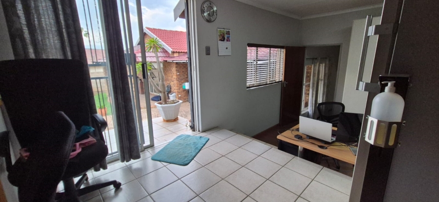 3 Bedroom Property for Sale in Heuweloord Gauteng