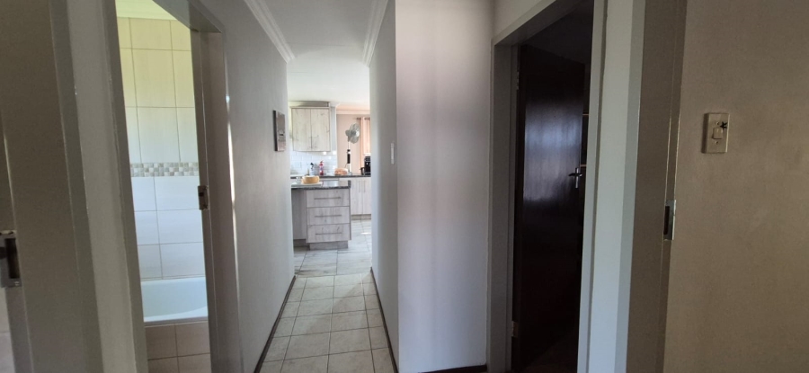 3 Bedroom Property for Sale in Heuweloord Gauteng