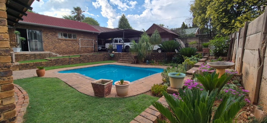 3 Bedroom Property for Sale in Heuweloord Gauteng
