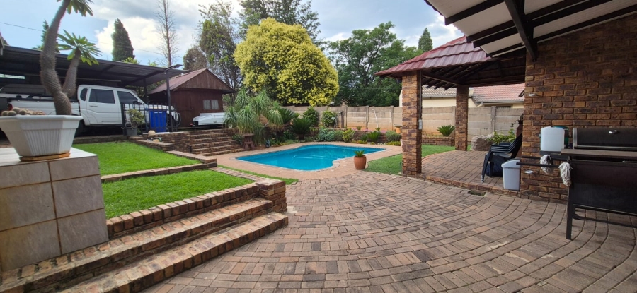 3 Bedroom Property for Sale in Heuweloord Gauteng