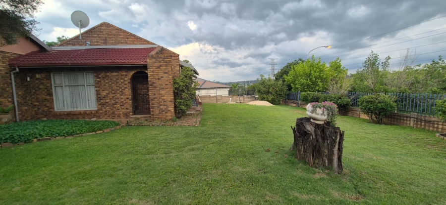 3 Bedroom Property for Sale in Heuweloord Gauteng