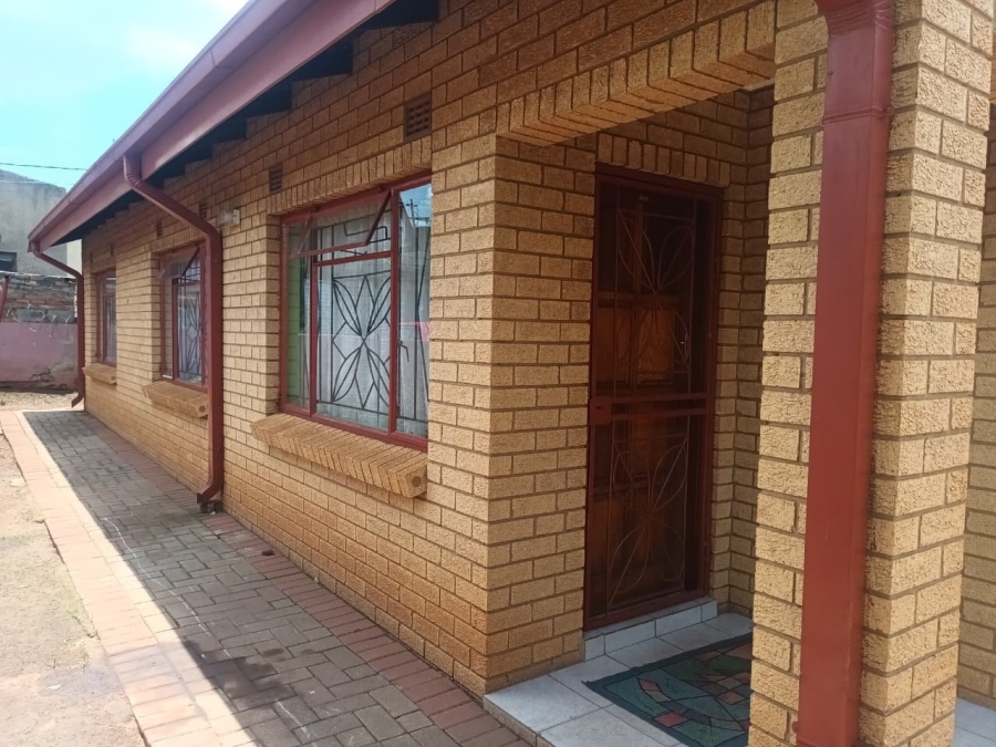 2 Bedroom Property for Sale in Katlehong South Gauteng