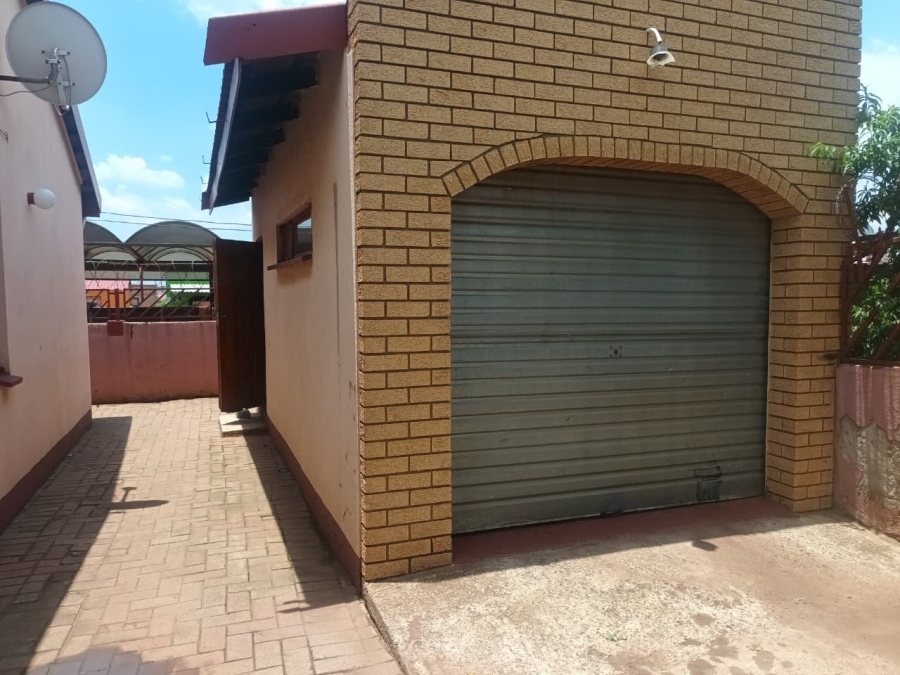 2 Bedroom Property for Sale in Katlehong South Gauteng