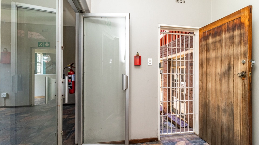 To Let commercial Property for Rent in Spartan Gauteng