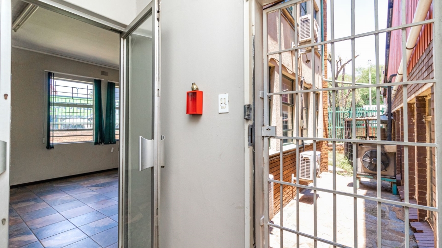 To Let commercial Property for Rent in Spartan Gauteng