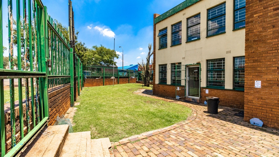 To Let commercial Property for Rent in Spartan Gauteng