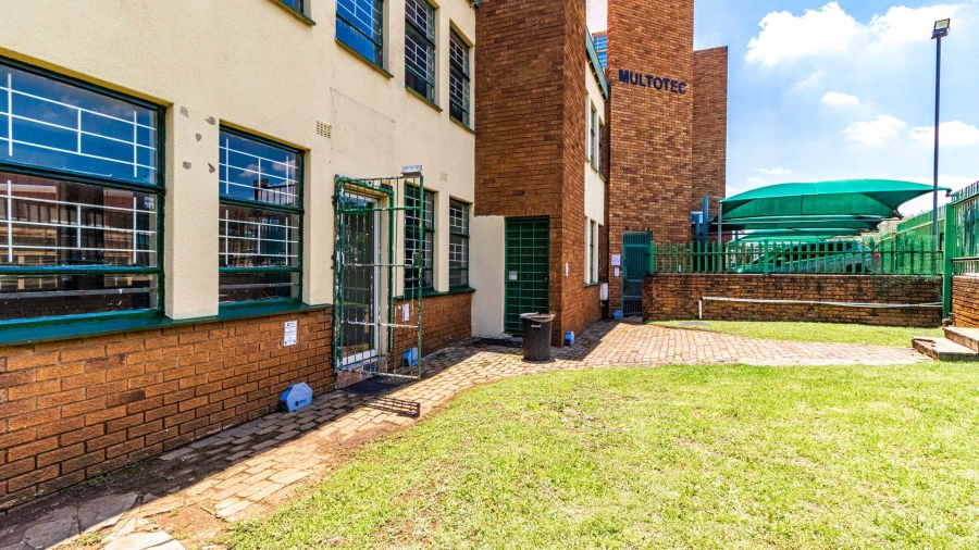 To Let commercial Property for Rent in Spartan Gauteng