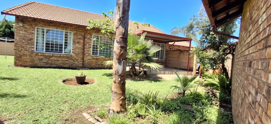 3 Bedroom Property for Sale in Equestria Gauteng