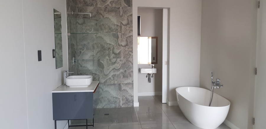 To Let 2 Bedroom Property for Rent in Houghton Estate Gauteng