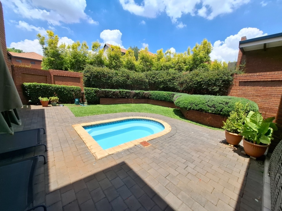 To Let 4 Bedroom Property for Rent in Olympus AH Gauteng