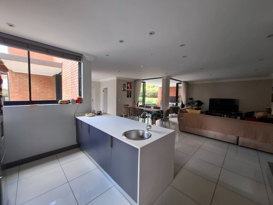 To Let 4 Bedroom Property for Rent in Olympus AH Gauteng