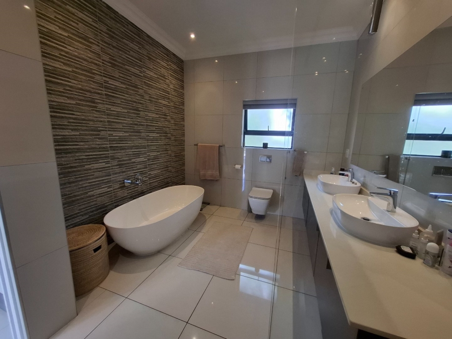 To Let 4 Bedroom Property for Rent in Olympus AH Gauteng