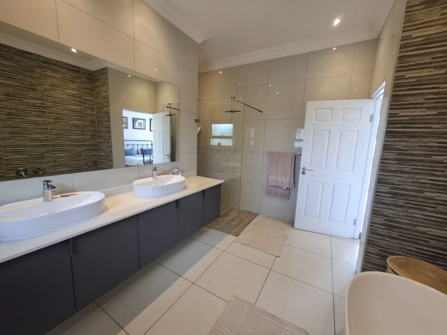 To Let 4 Bedroom Property for Rent in Olympus AH Gauteng