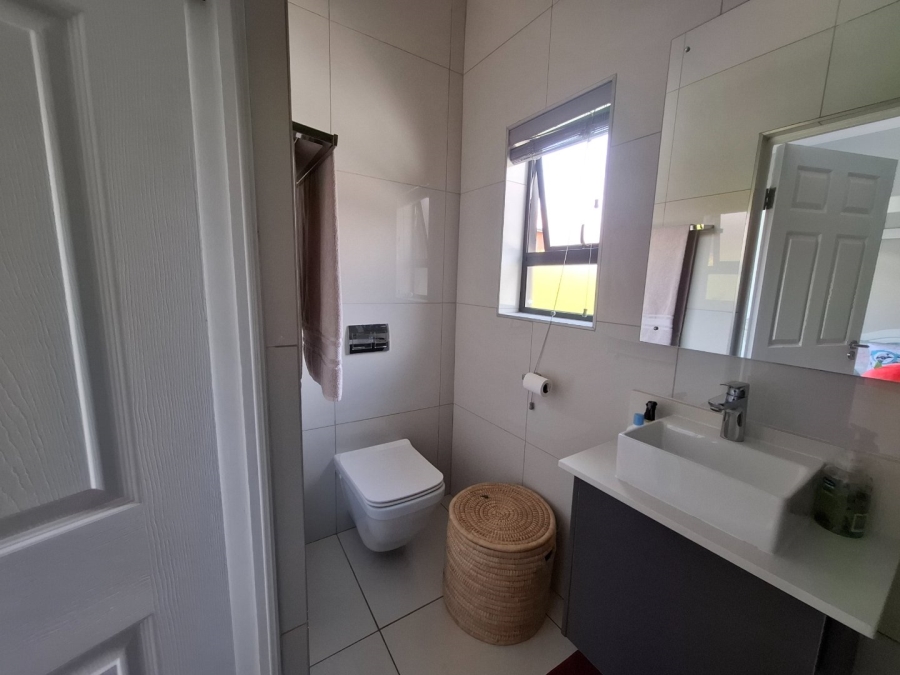 To Let 4 Bedroom Property for Rent in Olympus AH Gauteng