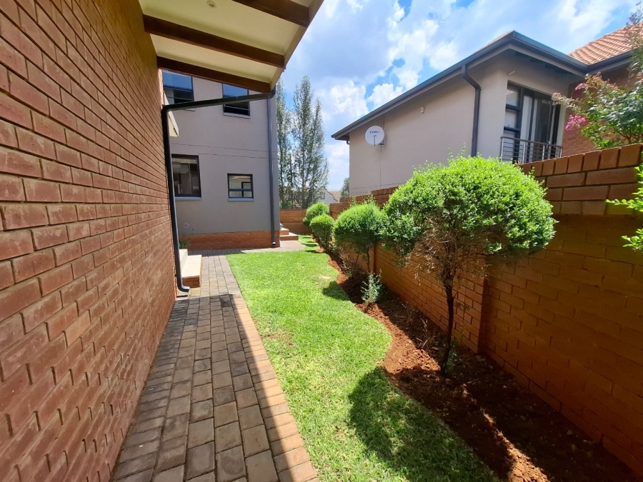 To Let 4 Bedroom Property for Rent in Olympus AH Gauteng