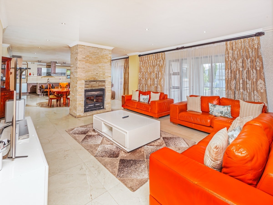 7 Bedroom Property for Sale in Blue Valley Golf Estate Gauteng