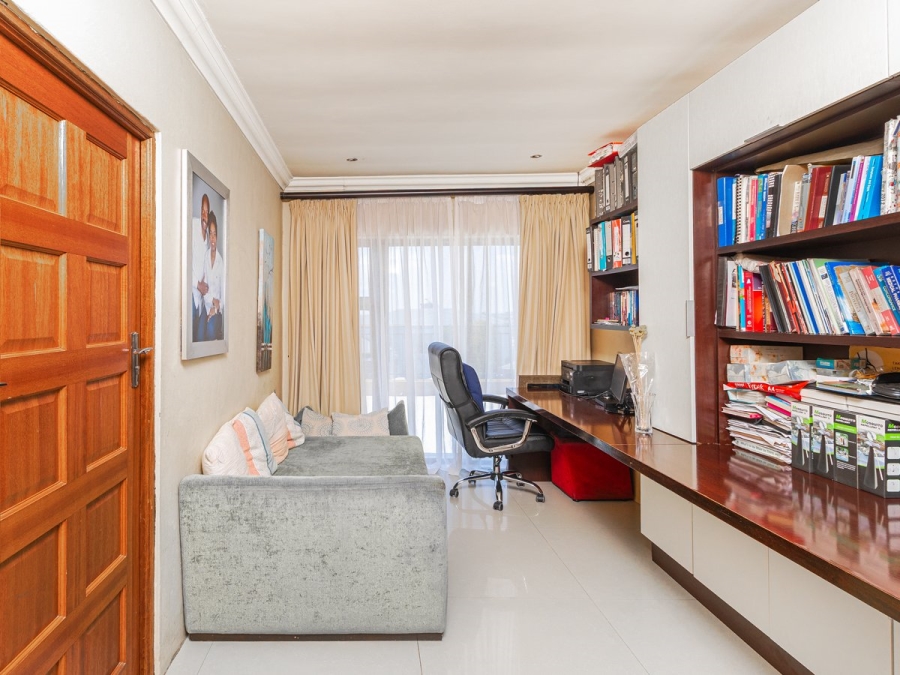 7 Bedroom Property for Sale in Blue Valley Golf Estate Gauteng