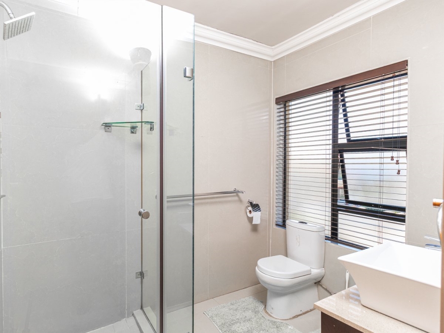 7 Bedroom Property for Sale in Blue Valley Golf Estate Gauteng