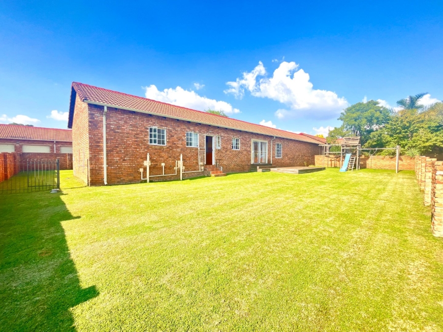 3 Bedroom Property for Sale in Wierda Park Gauteng