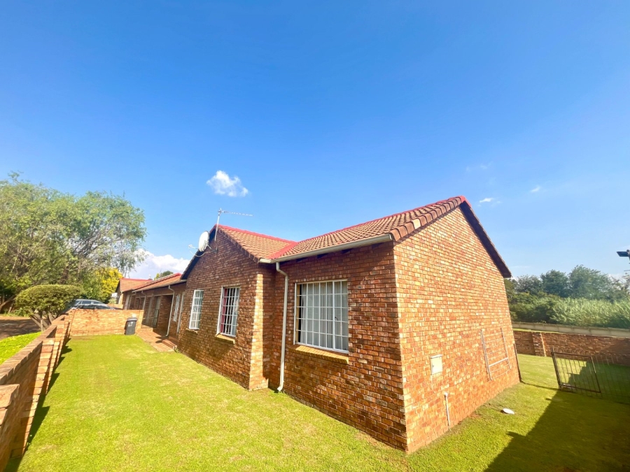 3 Bedroom Property for Sale in Wierda Park Gauteng