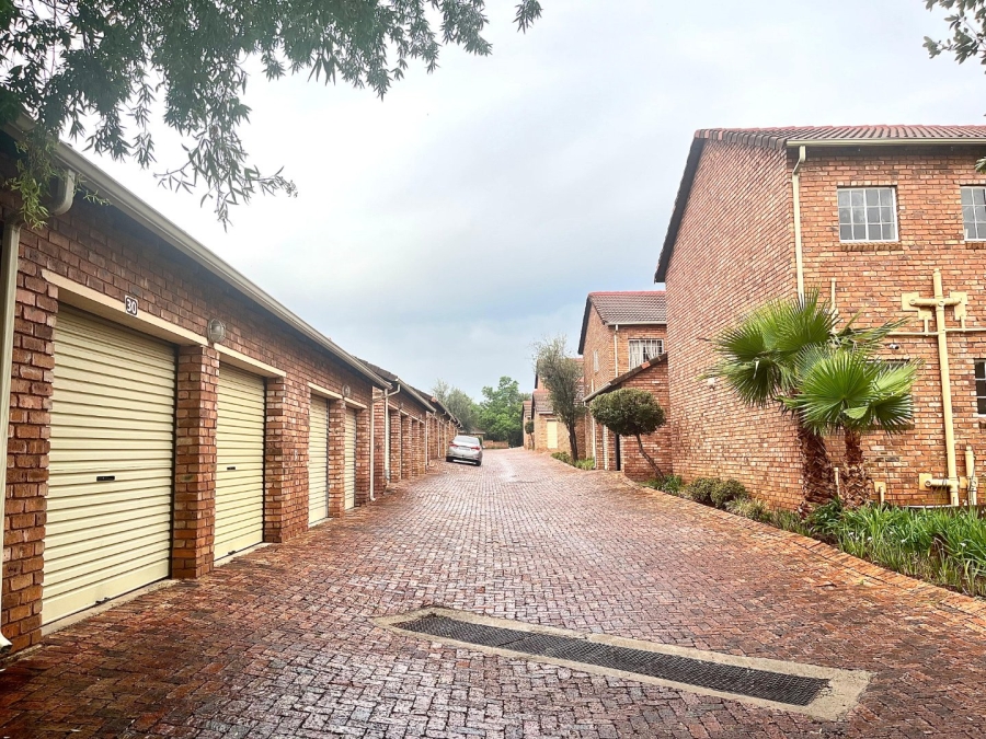 3 Bedroom Property for Sale in Wierda Park Gauteng