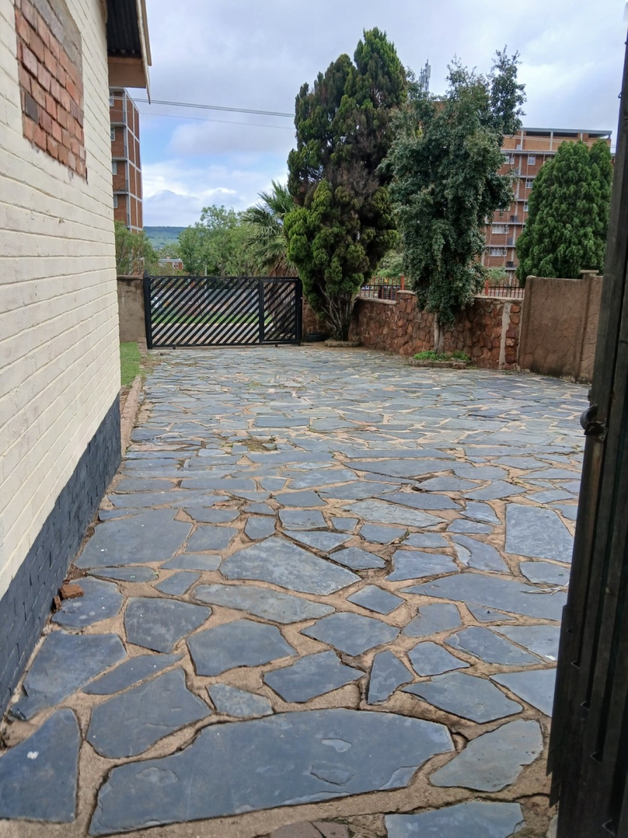 3 Bedroom Property for Sale in Kwaggasrand Gauteng