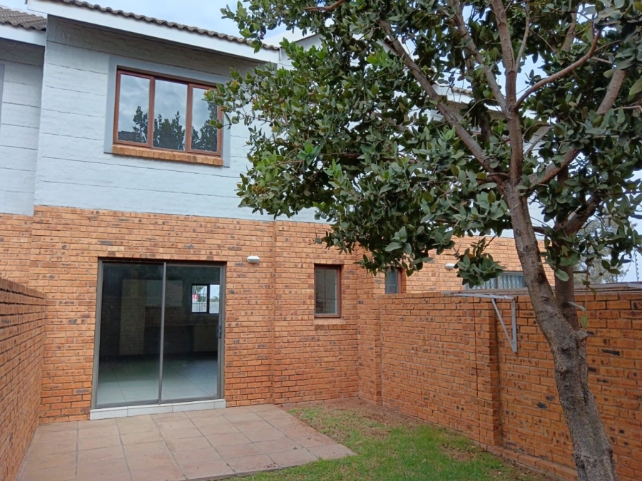 To Let 2 Bedroom Property for Rent in Sagewood Gauteng