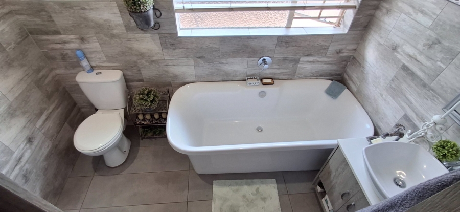 2 Bedroom Property for Sale in Doornpoort Gauteng