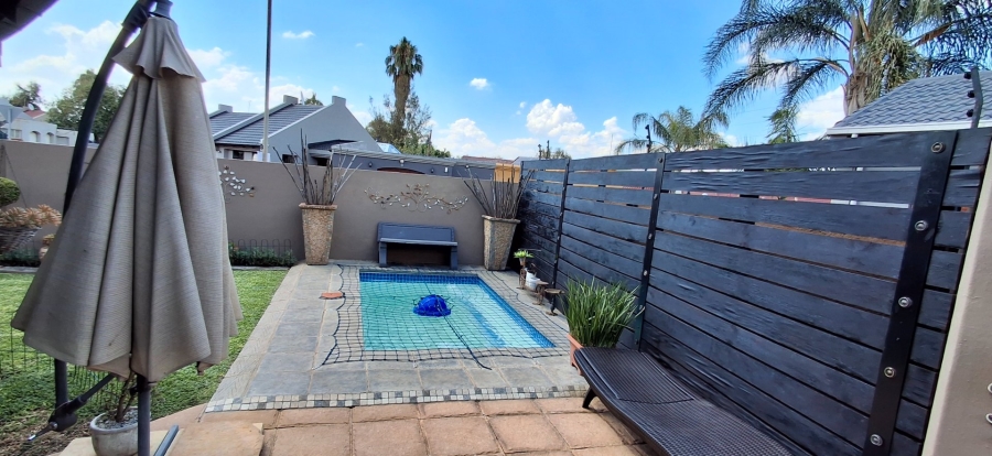 2 Bedroom Property for Sale in Doornpoort Gauteng